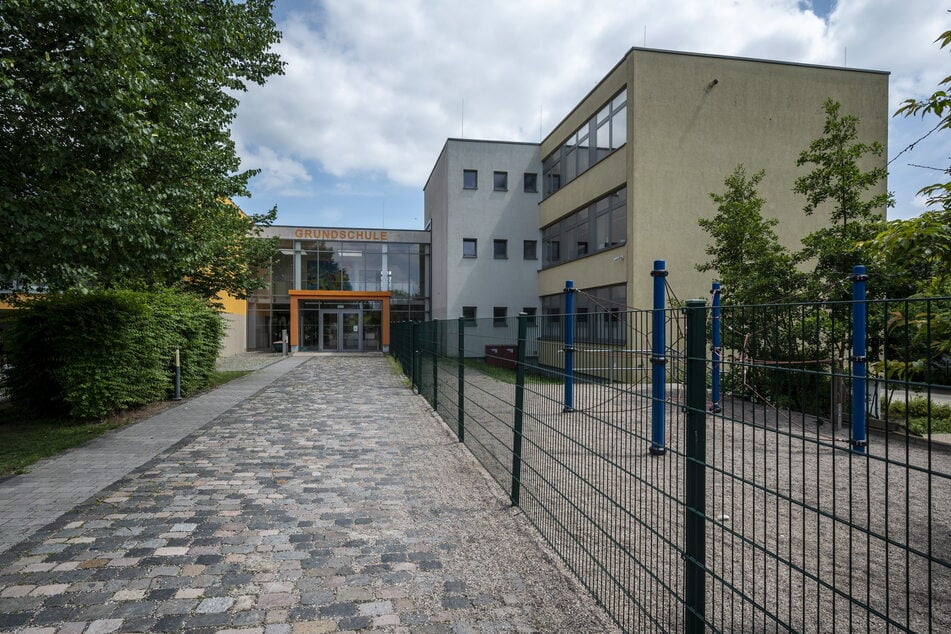 Valeriias Grundschule "Am Holländer" lässt die knapp 210 Schüler am Mittwoch psychologisch betreuen.