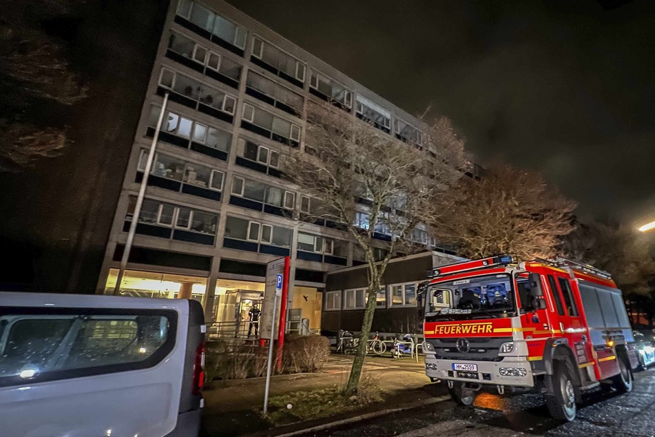 Hamburg: Stromausfall in Hamburg: Feuerwehr bereitet Evakuierung von Pflegeheim vor