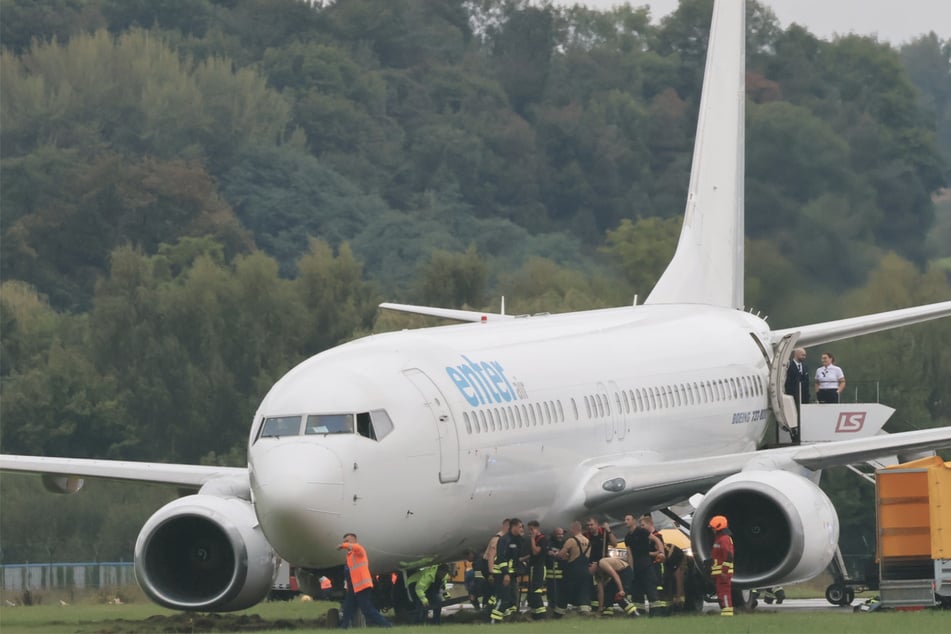Alle Insassen des Fliegers blieben bei dem Malheur unverletzt. Der Verkehr am Flughafen wurde jedoch lahmgelegt.