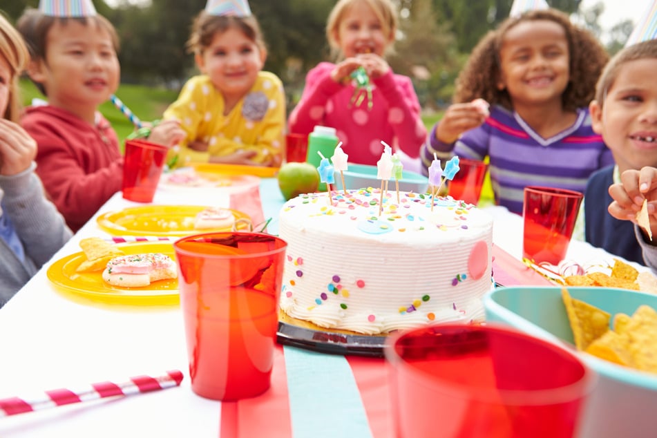 Esta fiesta de cumpleaños no terminó muy bien para la pequeña Ashlyn... (foto de símbolo)