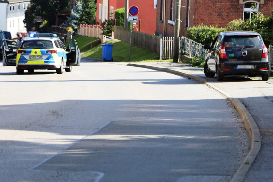 Auf der Zwickauer Straße in Hartenstein wurde am Dienstag ein Kind angefahren.