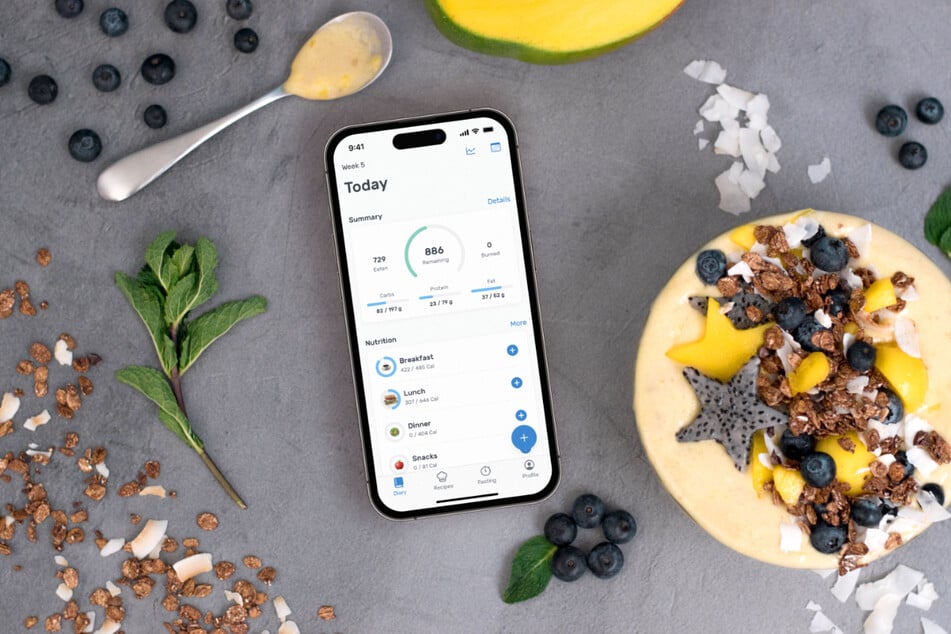 Calorie counting made easy: The YAZIO app is your faithful companion and helps you to achieve your goals.