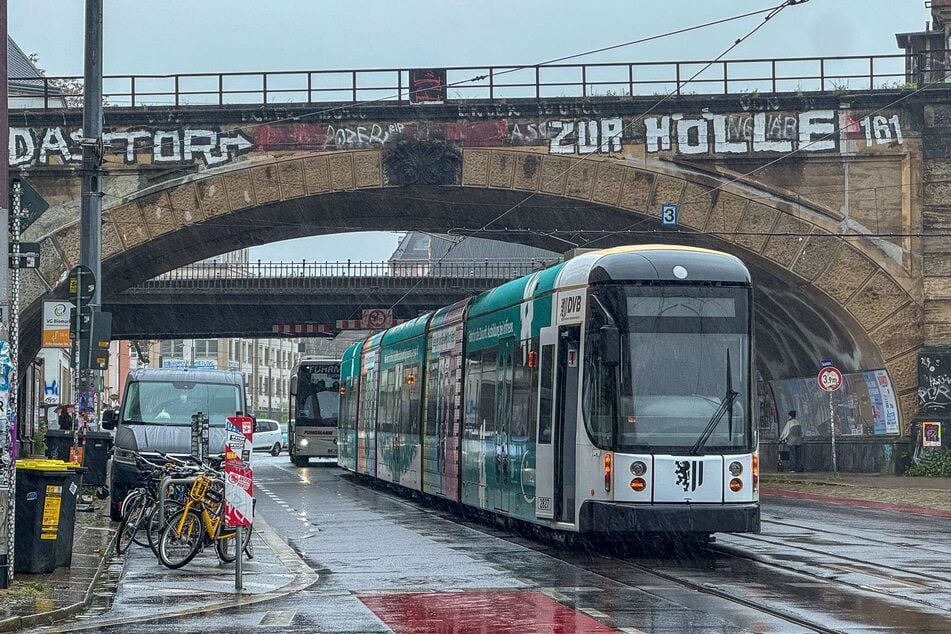 Während den Bauarbeiten werden die Bürgerstraße und die Harkortstraße zwischen Leisniger Straße und Großenhainer Straße zu Einbahnstraßen. Der Verkehr soll dementsprechend nur noch stadteinwärts möglich sein.
