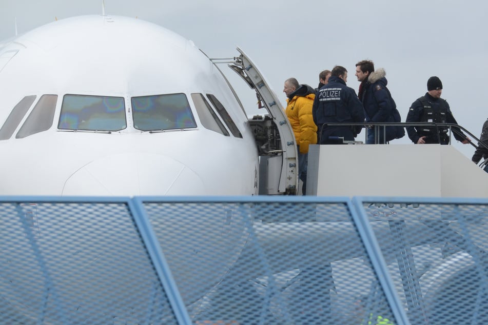 An Bord der Maschine waren vier syrische und drei afghanische Männer im Alter zwischen Anfang und Ende 20. (Symbolbild)