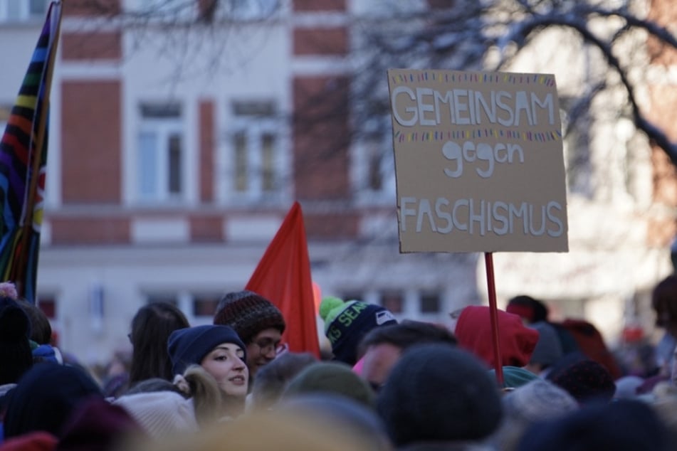 16.000 Menschen setzen bei Demo in Halle Zeichen gegen Rechtsextremismus
