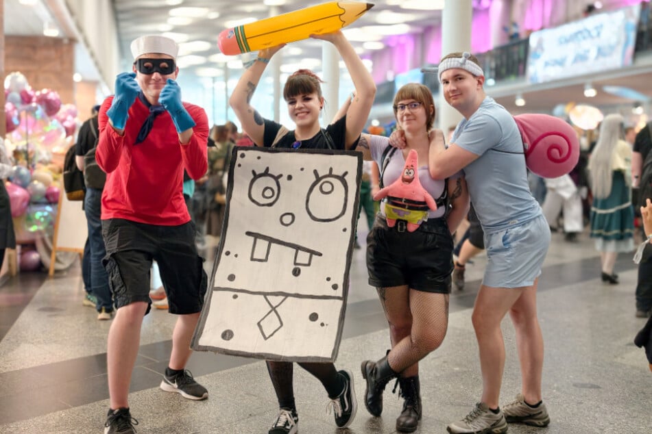Pia (26), Jan (25), Kai (27) und Jaime (26) verkleideten sich als Figuren aus "SpongeBob".