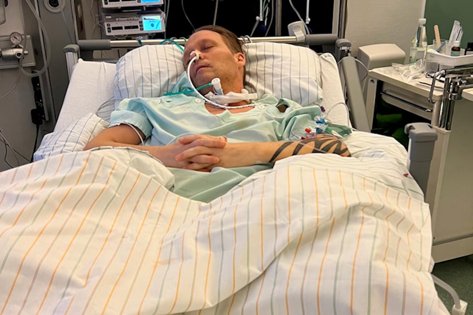 Steffen Morschek (45) lag mehrere Wochen im Koma. Dabei habe er vieles mitbekommen, was an und um sein Bett passierte.