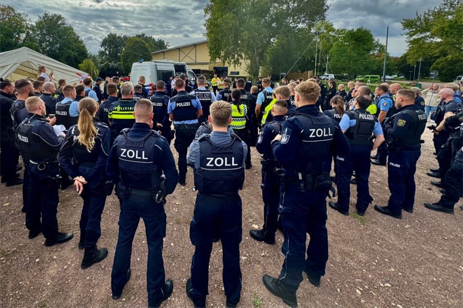 Neben der Polizei nahm auch der Zoll an den Kontrollen teil.