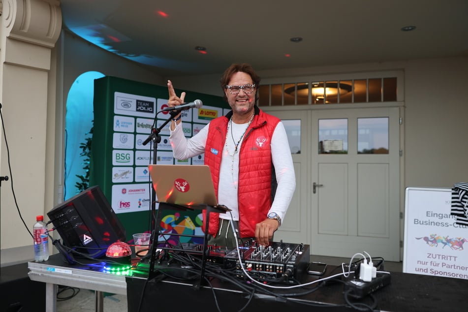 DJ Holgaaar legte wie gewohnt auf und sorgte damit für beste Stimmung unter den Besuchern.