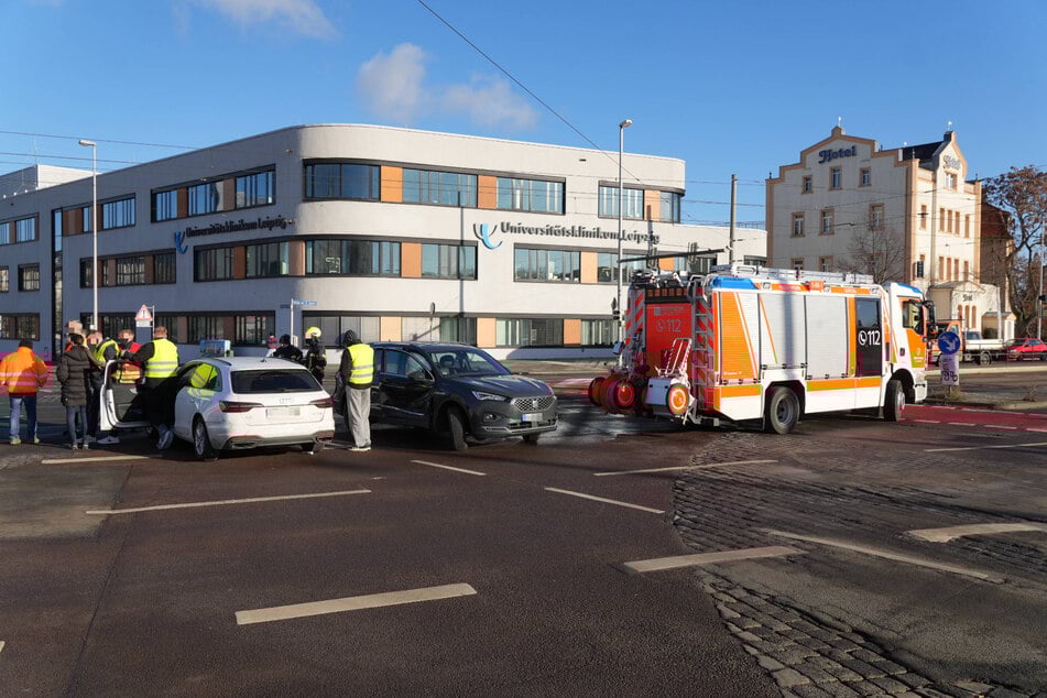Am Dienstagmittag ereignete sich auf dem Bayrischen Platz ein Verkehrsunfall zwischen zwei Autos.