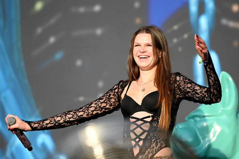 Ikkimel rappt in neuem Song über Füße lecken und kündigt Tour an