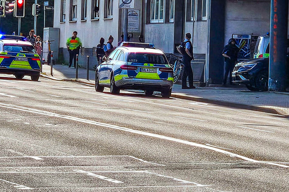 Schüsse bei Streit gefallen? Polizei rückt mit Großaufgebot an