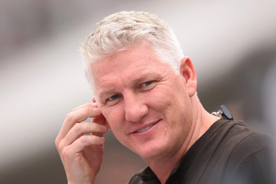 Bastian Schweinsteiger hat nach seiner Joggingrunde plötzlich Verständnis für die Hydration Break.