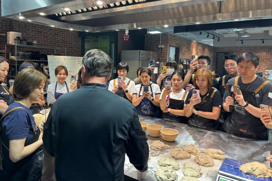 Die Kurse fanden in der "Hong Kong Bakery Pastry Training Company", einer Ausbildungsstätte für Bäcker statt.