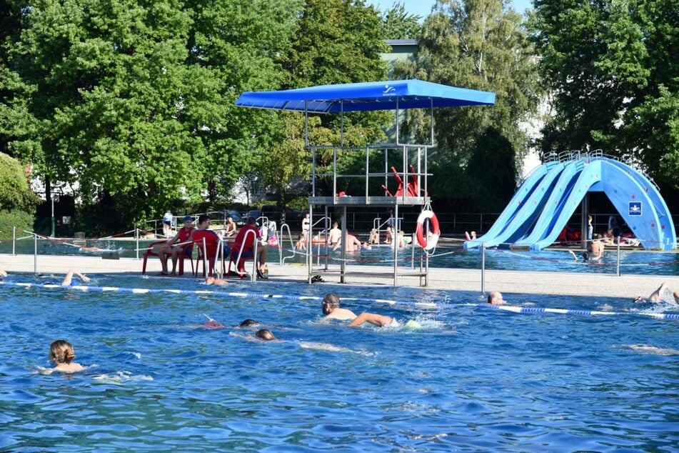 Im Kombibad Seestraße gibt es auch ein 50-Meter-Becker für eifrige Schwimmer.