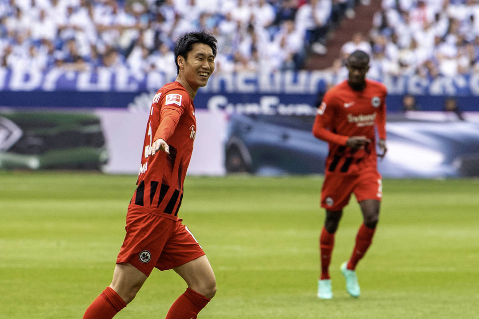 Gleich der erste Torschuss der Eintracht war drin: Daichi Kamada freut sich über seinen Ausgleichstreffer zum 1:1.