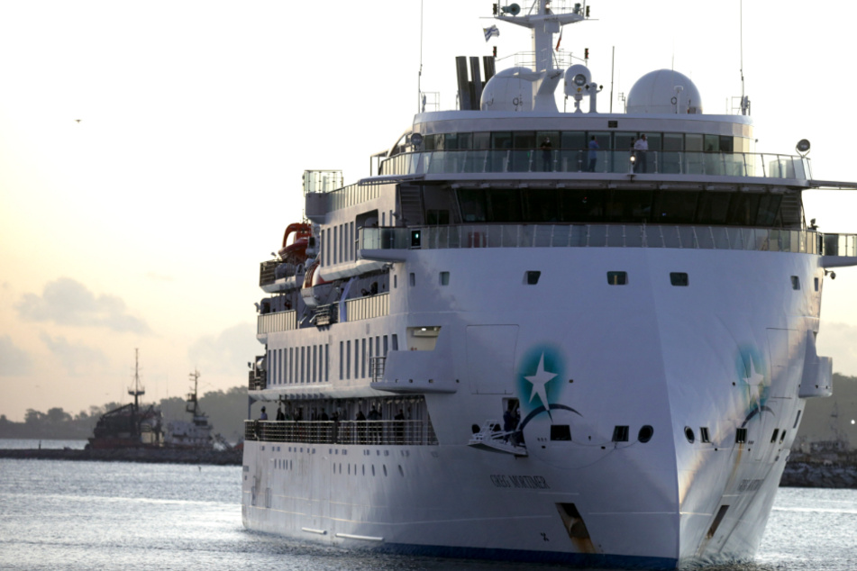 Fast 60 Prozent aller Passagiere infiziert: Kreuzfahrtschiff darf endlich anlegen