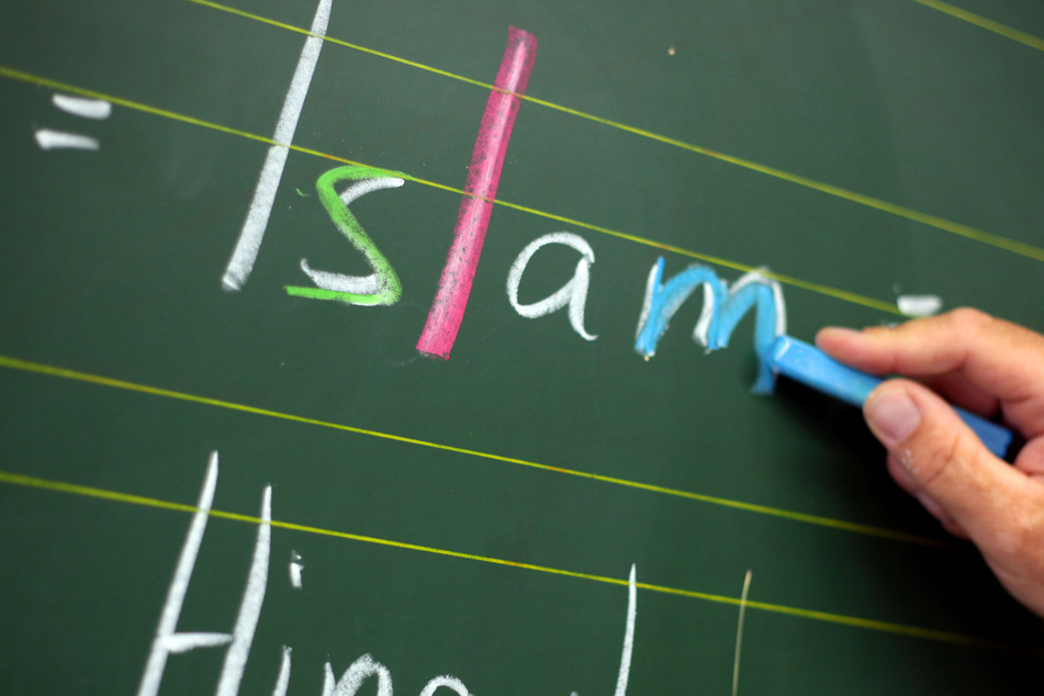 Kritiker haben verfassungsrechtliche Bedenken bei dem neuen Schulfach "Islamischer Unterricht". (Symbolbild)