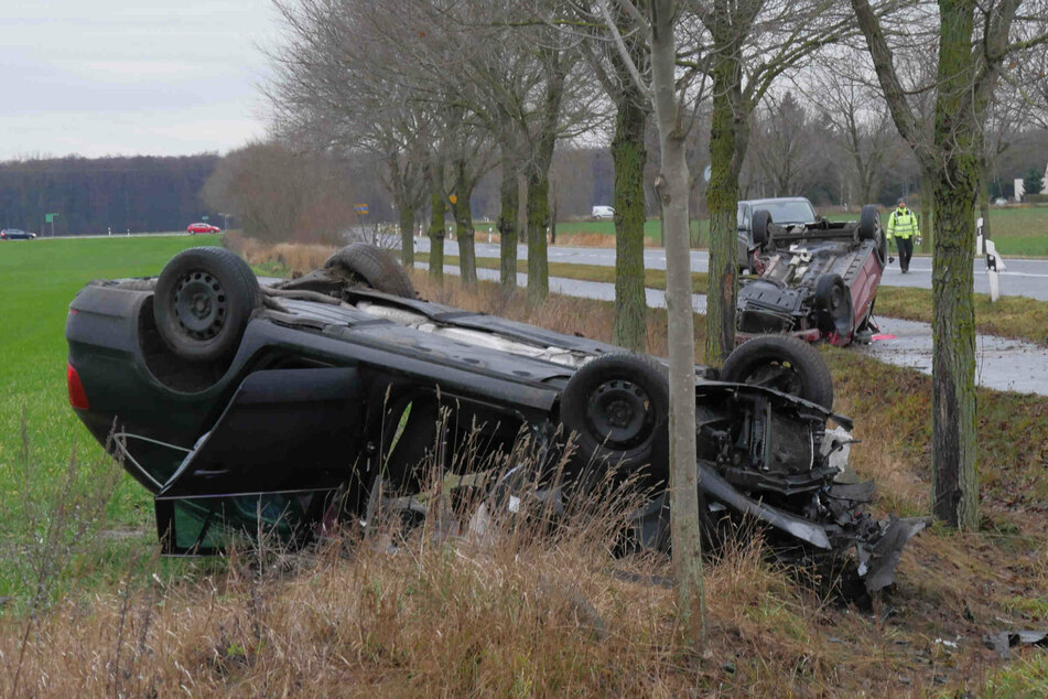 Ein 73-jähriger Autofahrer erlag nach dem schweren Crash noch vor Ort seinen Verletzungen.
