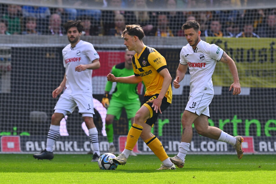 Emil Zeil bei seinem Debüt für Dynamo Dresden in der 3. Liga - in der kommenden Saison geht es für ihn in die Regionalliga West.