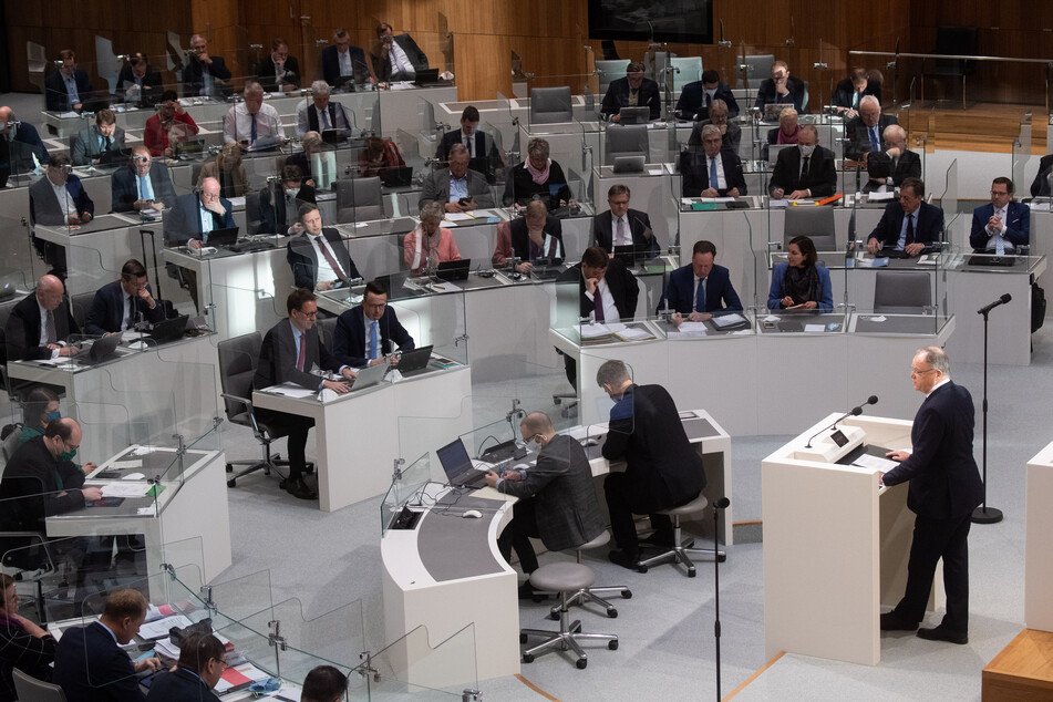 Einige Politiker werden den Landtag Niedersachsens verlassen.