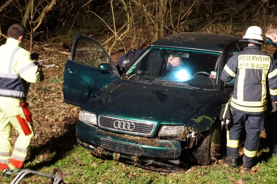 Vollsperrung nach Unfall bei Mörfelden-Walldorf: Autofahrer (35) schwer verletzt