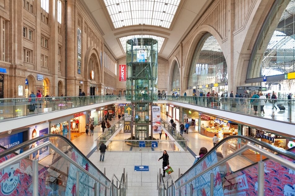 Der PROMENADEN Hauptbahnhof Leipzig lädt auf drei Etagen zum Shoppen und Verweilen ein.