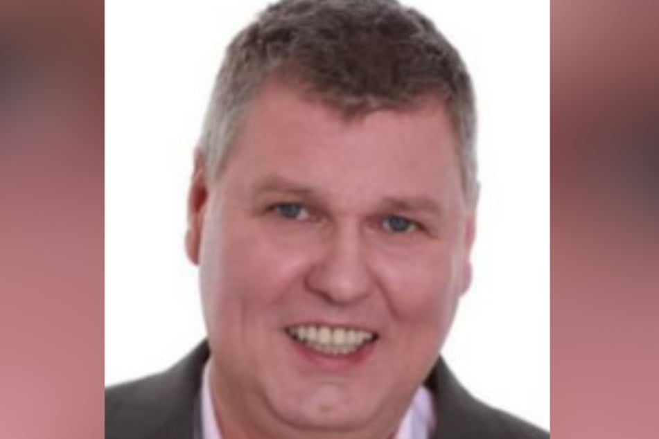 Vodafone-Pressesprecher Volker Petendorf (61) kündigt die Reparatur der defekten Internetleitung für die kommende Woche an.