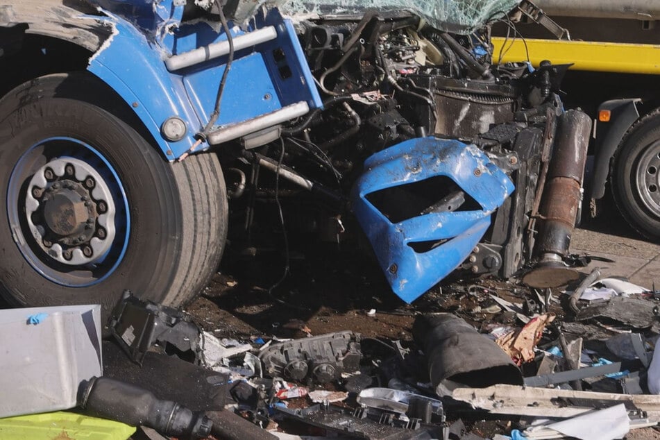 Insgesamt beträgt der Schaden laut Schätzungen der Polizei über eine Million Euro.