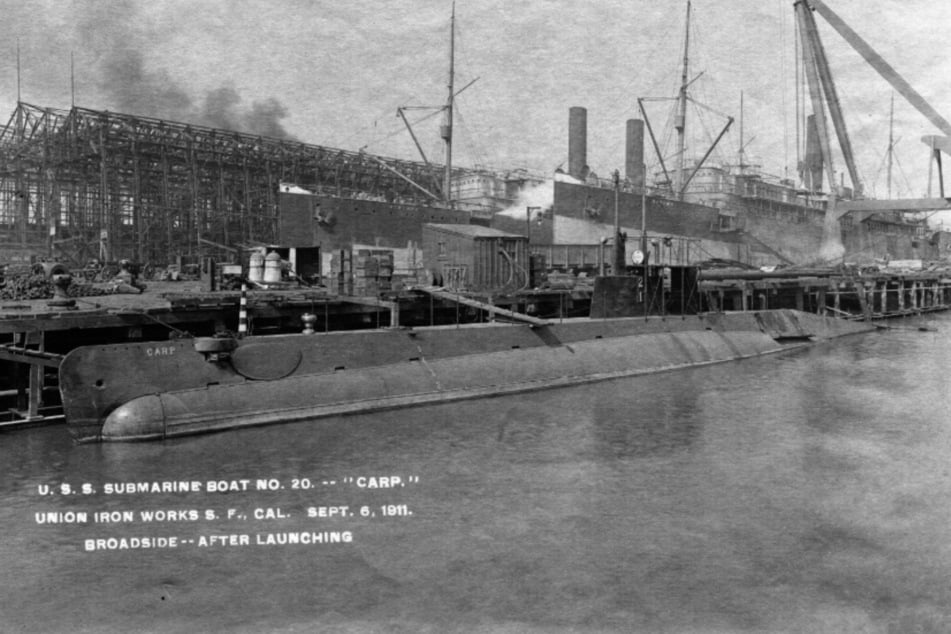 Ein kleiner Blick in die Vergangenheit: Die USS F-1 aka. "Carp" (zu Deutsch: "Karpfen") in der Union Iron Werken in San Francisco im September 1911.