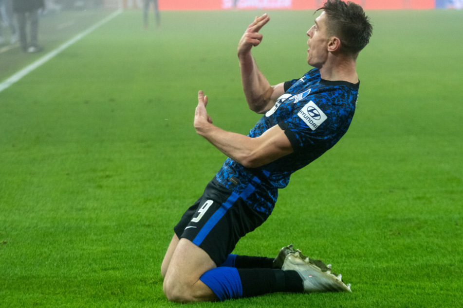 Herthas Krzysztof Piatek jubelt nach seinem ersten Saisontreffer.