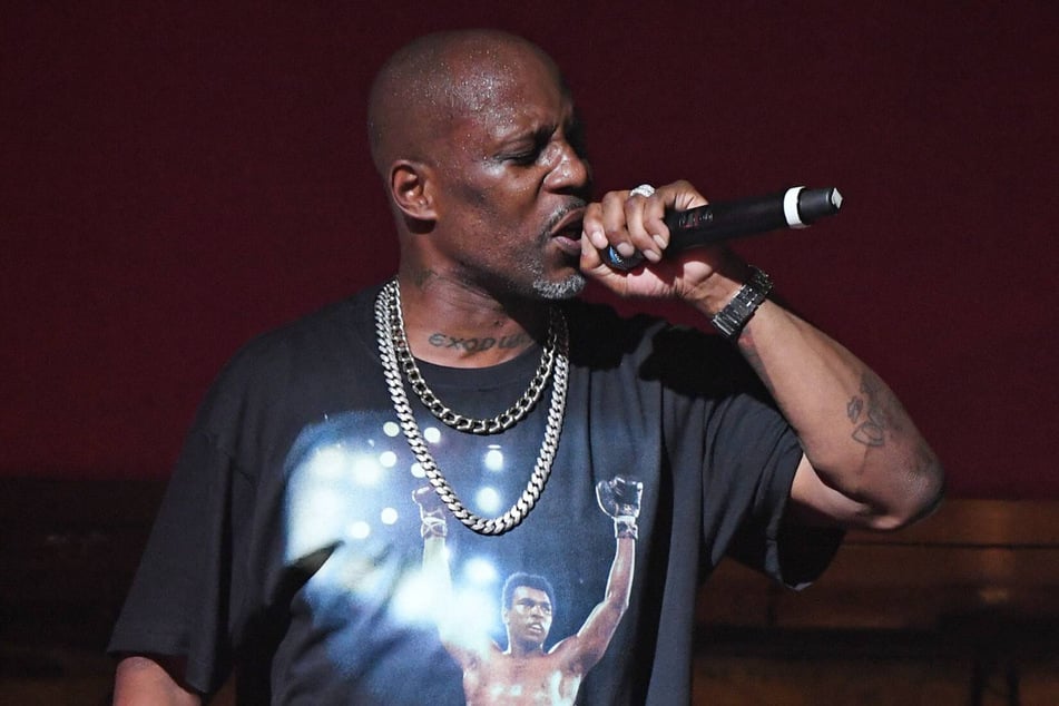 Rapper DMX (50) suffered a heart attack on Friday and has been on life support ever since.