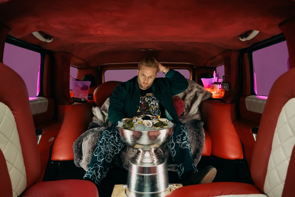 Anton "Fatoni" Fleischer (41) ist nicht nur in "Kacken an der Havel", sondern auch im echten Leben ein Rapper.