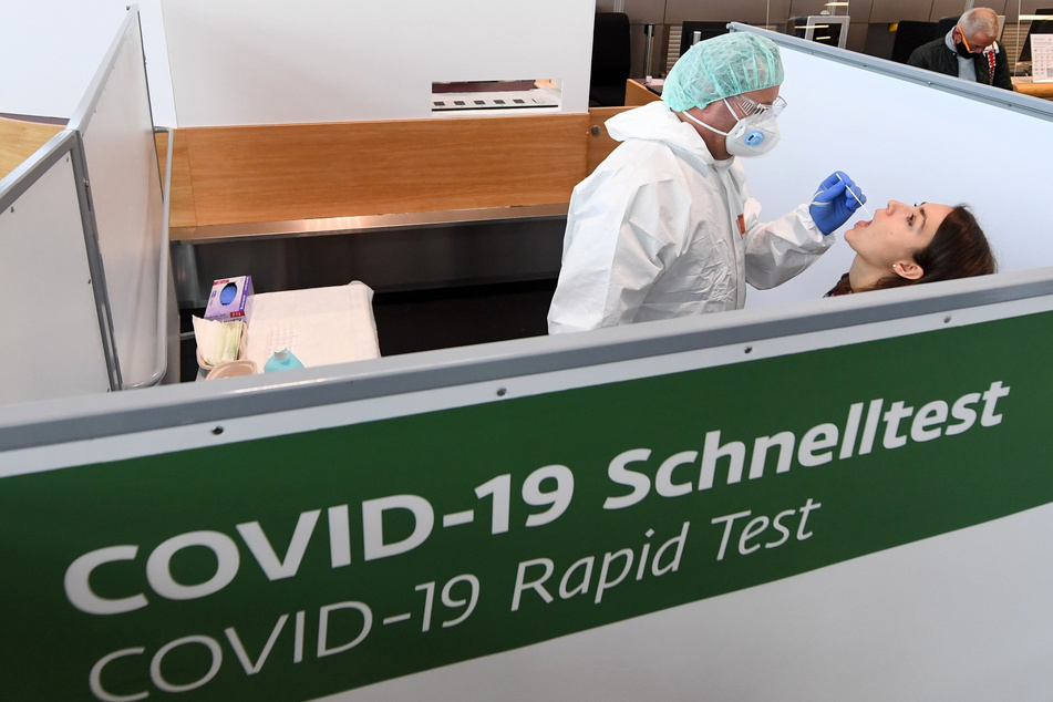 Covid-19 Schnelltests am Flughafen Wien in Schwechat.