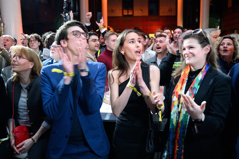 Auf der FDP-Wahlparty ist die Stimmung offensichtlich gut.