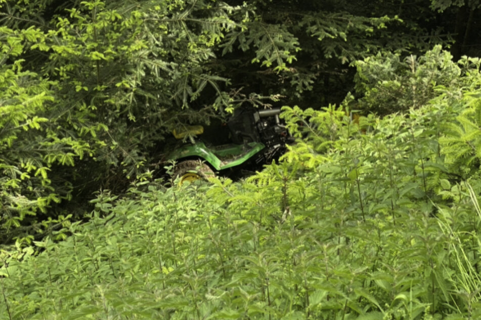 Der Traktorfahrer wurde bei dem Unfall schwer verletzt.