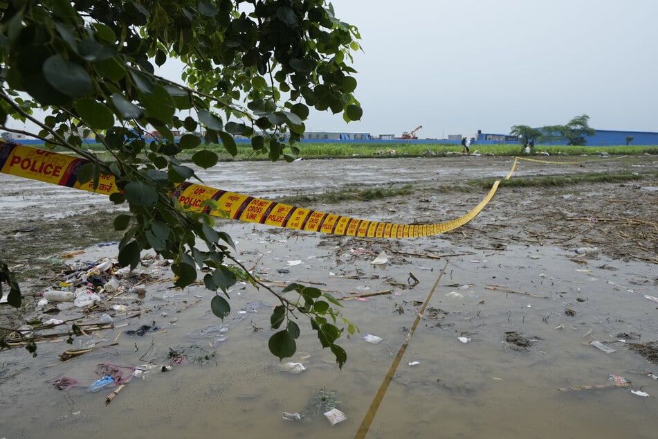 Der Schauplatz einer tödlichen Massenpanik im Dorf Fulrai im Bezirk Hathras, etwa 350 Kilometer südwestlich der indischen Hauptstadt Lucknow.