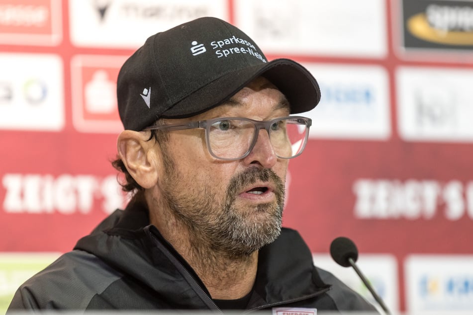 Pele Wollitz (60) weiß um die Essener Stärken, aber auch um die "Argumente" seines Teams. (Archivbild)