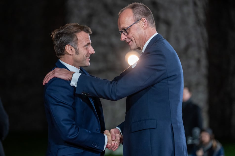 Bundeskanzler Friedrich Merz (70) nimmt am Dienstag in Paris an Beratungen über ein Ende des Ukraine-Kriegs teil.