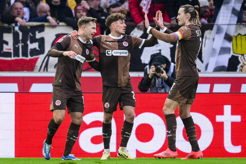 Grund zum Feiern: Der FC St. Pauli darf sich mit drei Punkten in die kurze Winterpause verabschieden.