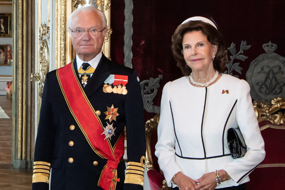 Der schwedische König Carl XVI. Gustaf (75, r.) und seine Frau Königin Silvia (78).