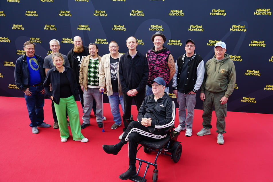 Christian Hornung (m.) mit einigen der Protagonisten bei der Weltpremiere von "Sternbrücke Forever" auf dem Filmfest Hamburg.