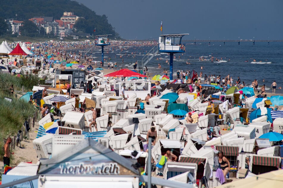 Am Strand von Heringsdorf auf der Insel Usedom ist am Dienstag ein 58-Jähriger gestorben. (Archivbild)