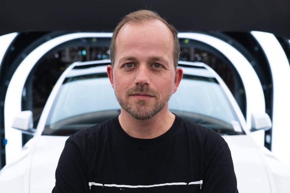 Nach seinen Vorwürfen gegen ein IG-Metall-Mitglied ist jetzt auch Tesla-Werksleiter André Thierig ins Fadenkreuz der Justiz geraten.