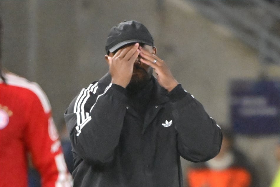Vincent Kompany konnte den ersten Durchgang seiner Mannschaft kaum fassen.