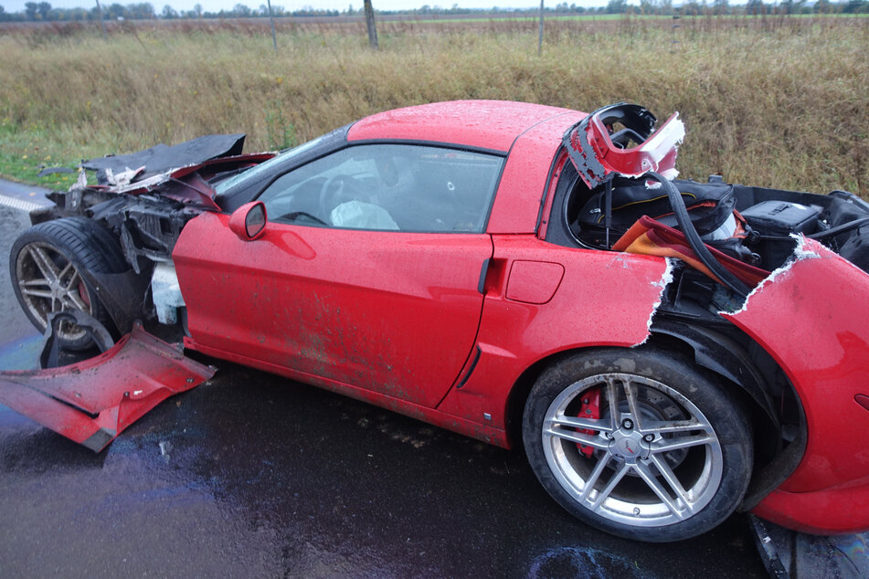 Die Corvette wurde bei dem Unfall stark beschädigt.