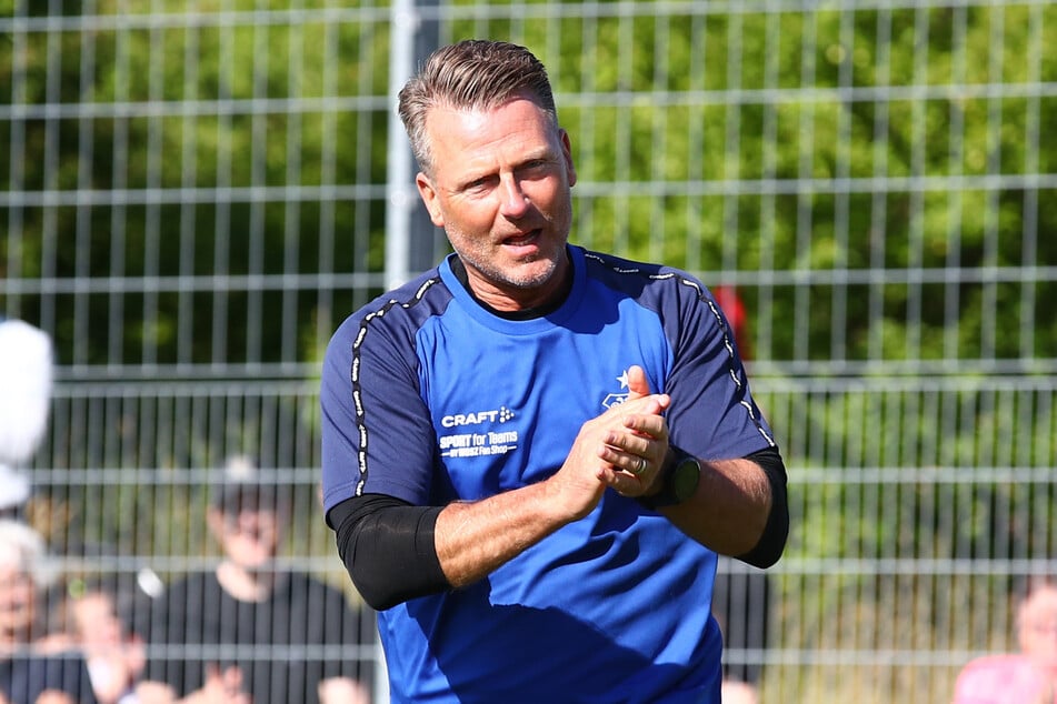 FSV-Chefcoach Rico Schmitt (56) verpflichtete sechs neue Spieler.