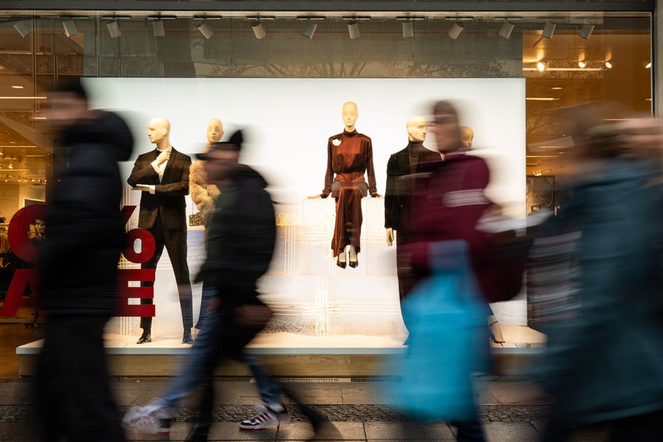 Auch am Berliner Kurfürstendamm ist am vierten Adventssonntag mit Shopping-Trubel zu rechnen. (Archivbild)