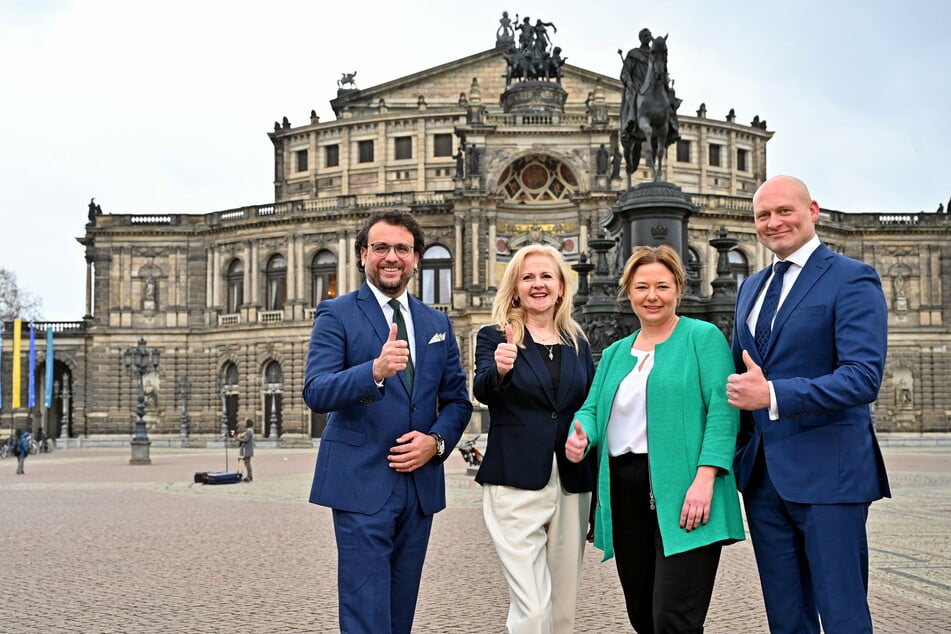 Wollen Sachsen in Paris zeigen: Uhrenhersteller Alexander Gutierrez Diaz (v.l.), IHK-Sprecherin Ramona Nagel aus Chemnitz, DMG-Chefin Corinne Miseer und Initiator Roland Hess.