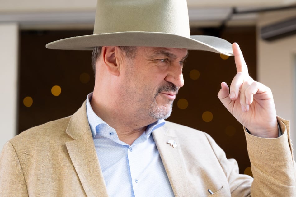 Howdy, Partner: CSU-Chef Markus Söder (59) rät sowohl den Amerikanern als auch den Deutschen, cool zu bleiben.